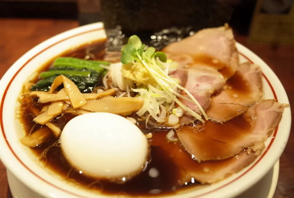 元祖長岡系生姜醤油あっさりの全部ラーメン