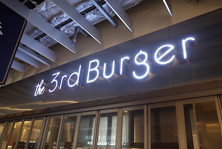 六本木一丁目 アークヒルズでハンバーガー ザ サードバーガーさんで The 3rd Burgerを食べた