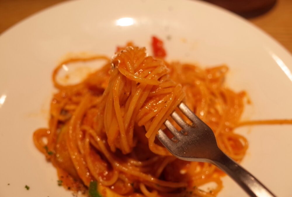 一口の彩り初夏野菜のナポリタン スパゲッティーニ