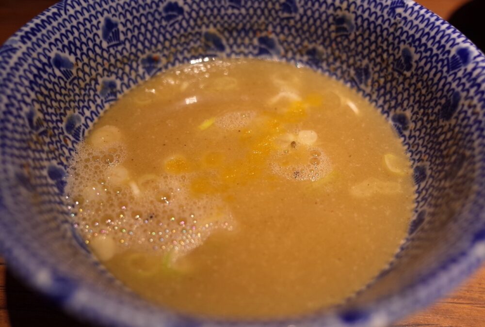 柚子粉を入れたスープ