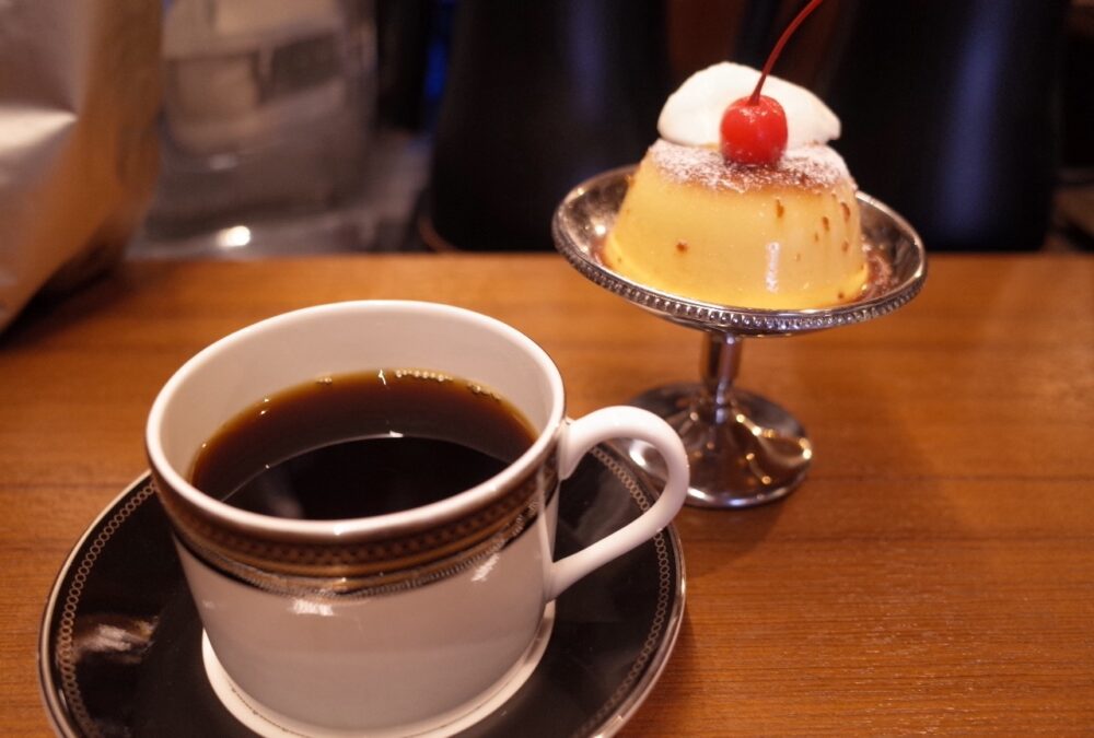 ホットコーヒーと自家製喫茶店プリン