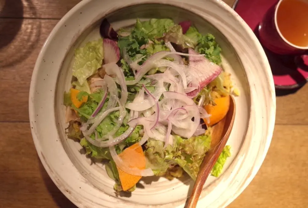 上から塩あぶり鶏のローマ飯