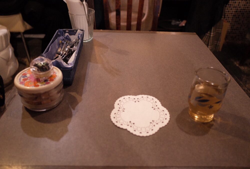 喫茶ネグラさんテーブル