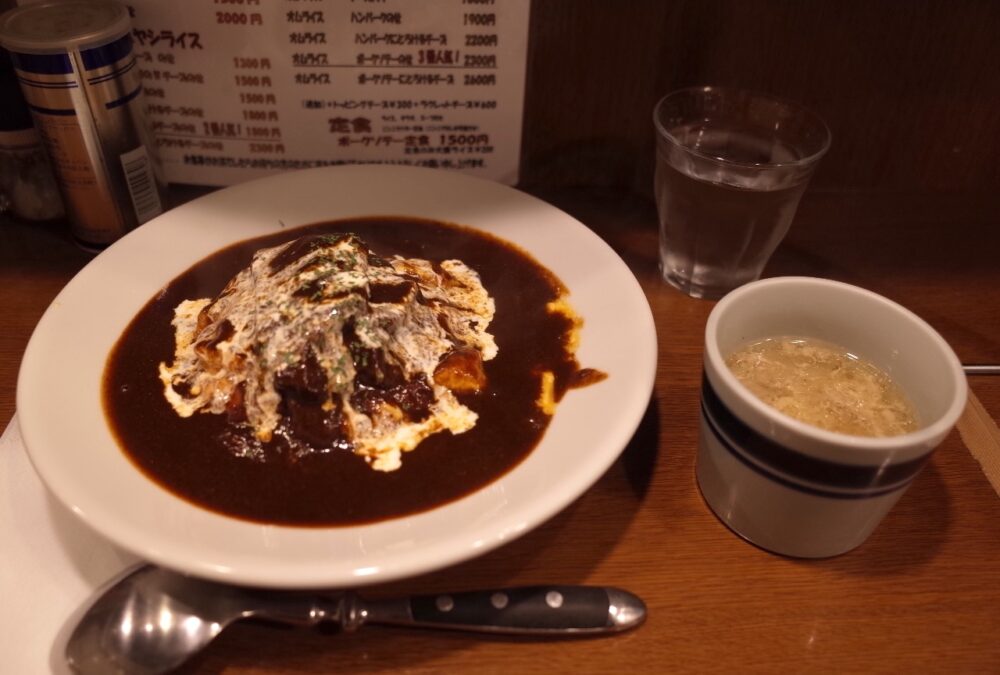 オムハヤシライス 牛タン煮込みのせとスープ