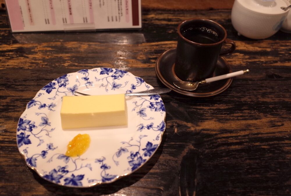 古瀬戸ブレンド(苦味)とチーズケーキ
