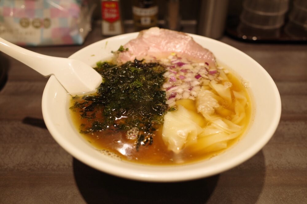 ワンタン麺(ストレート麺)