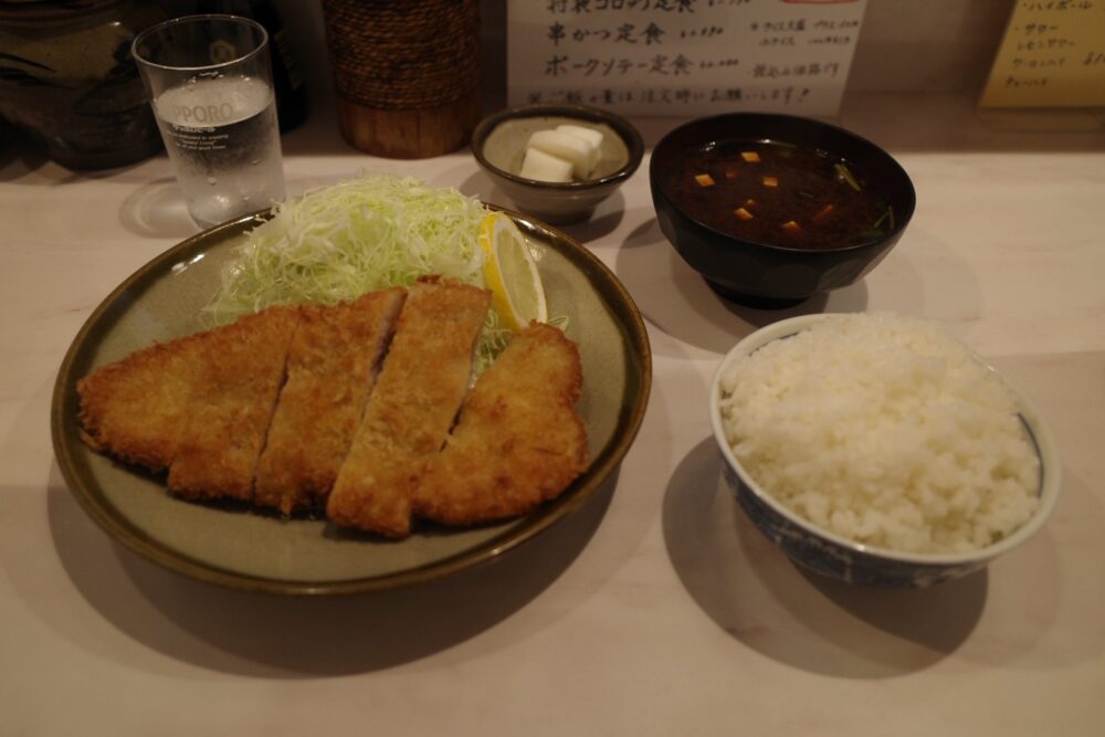 ロースかつ定食＋小ライス