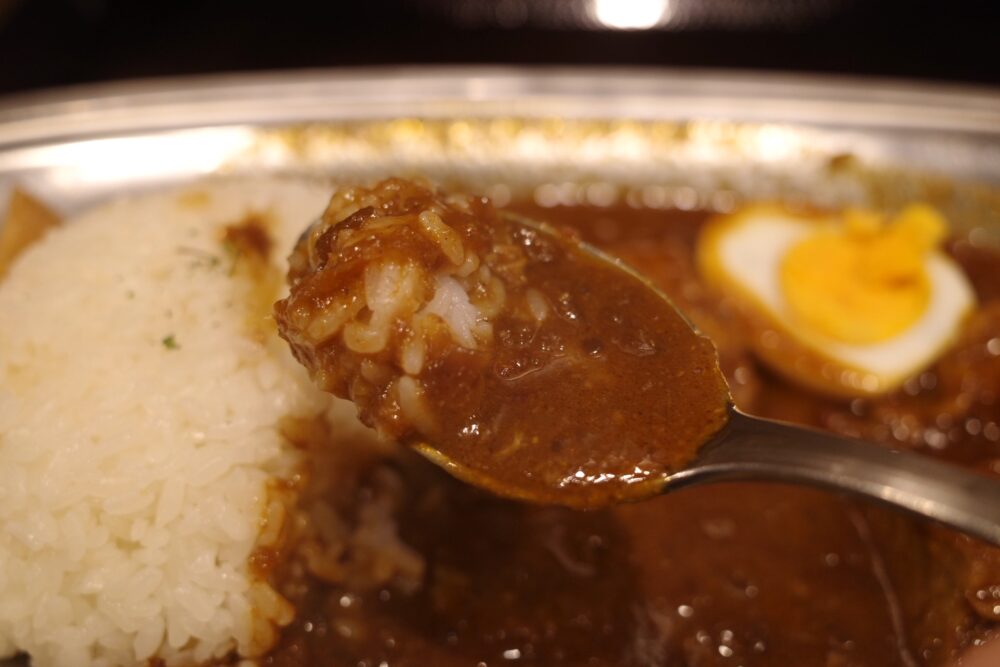 一口の房総ポーク煮込カレー