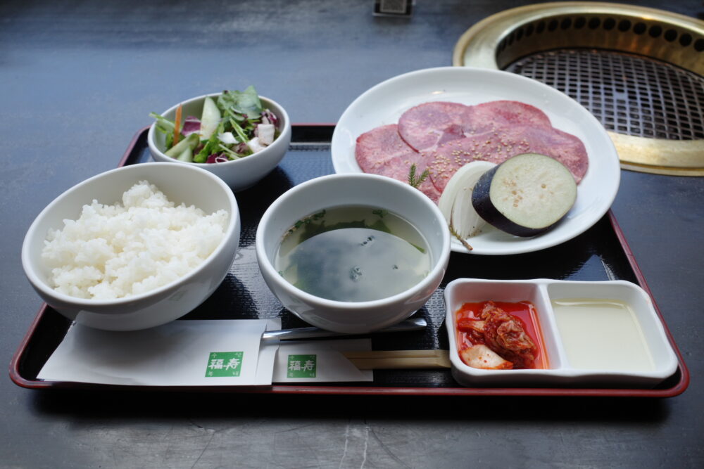 サービス牛タン焼肉定食