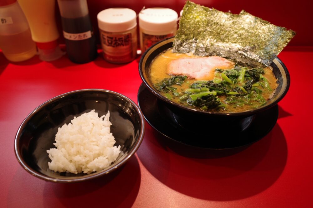 家系ラーメンとご飯