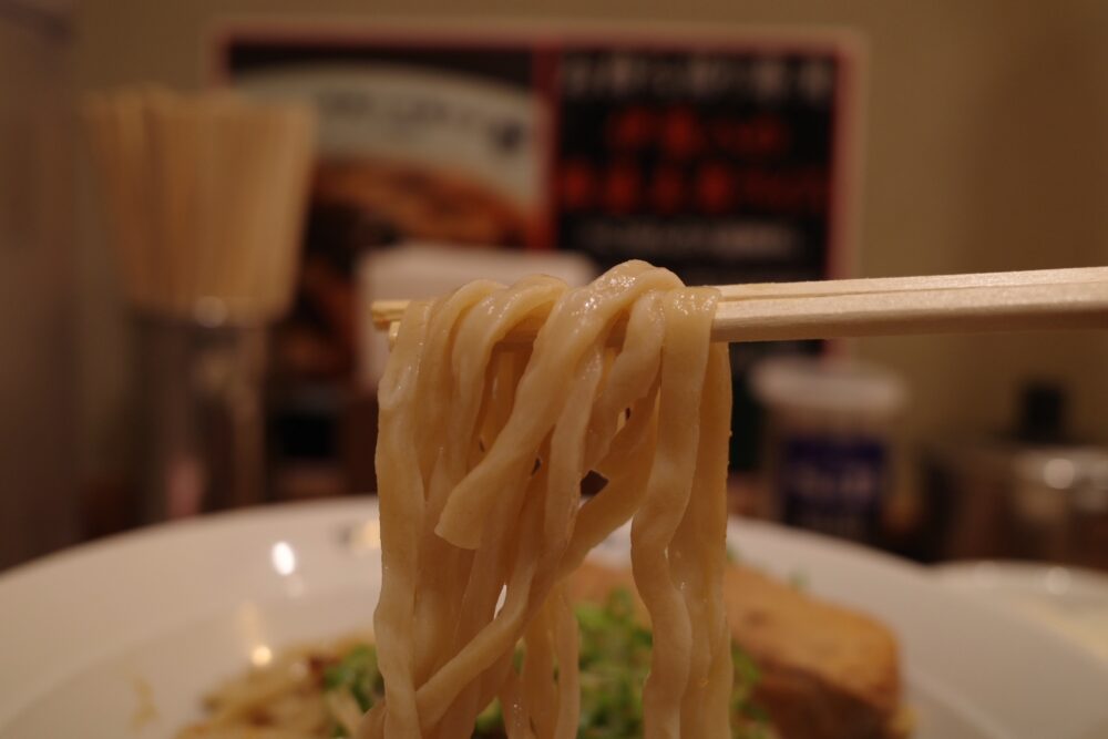 一口の麺