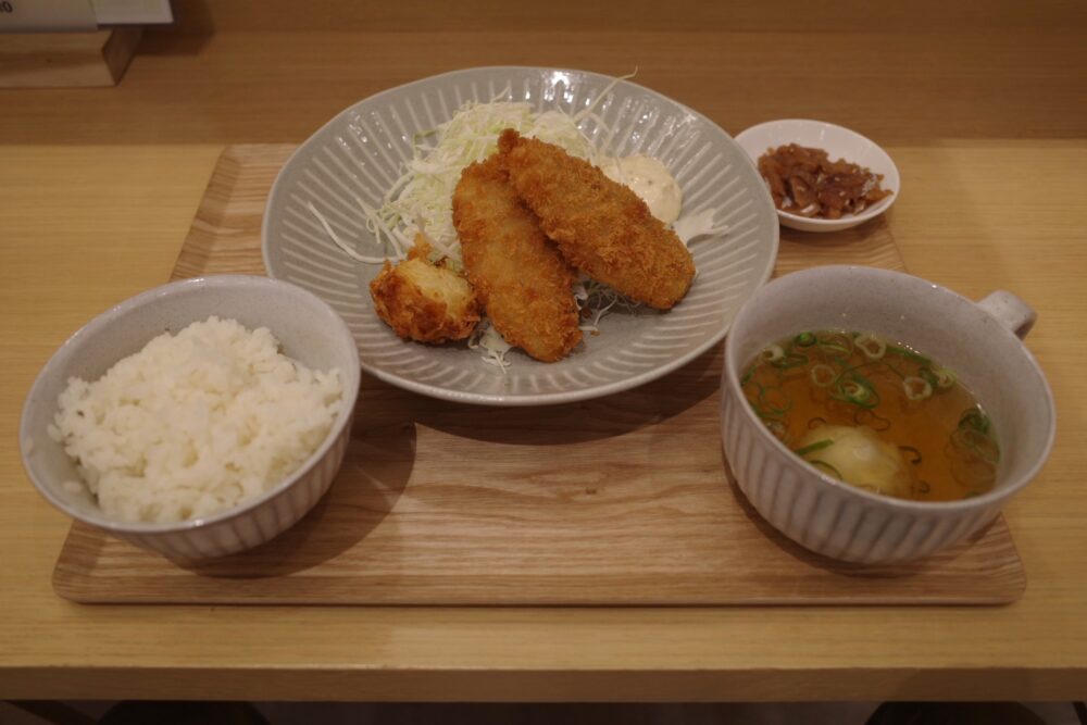 アジフライ・揚げいかしゅうまい定食