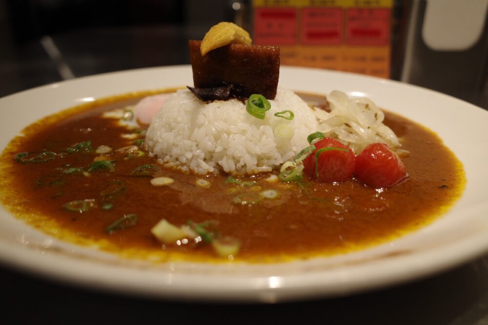 横からカラシビカレーライス 普通