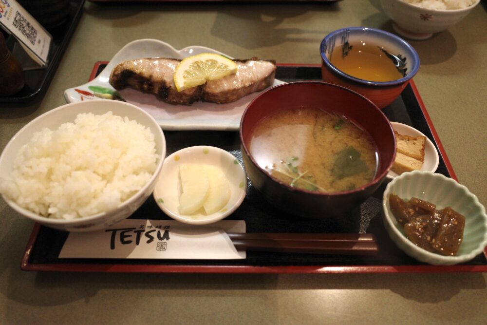 特上天然ブリ焼定食