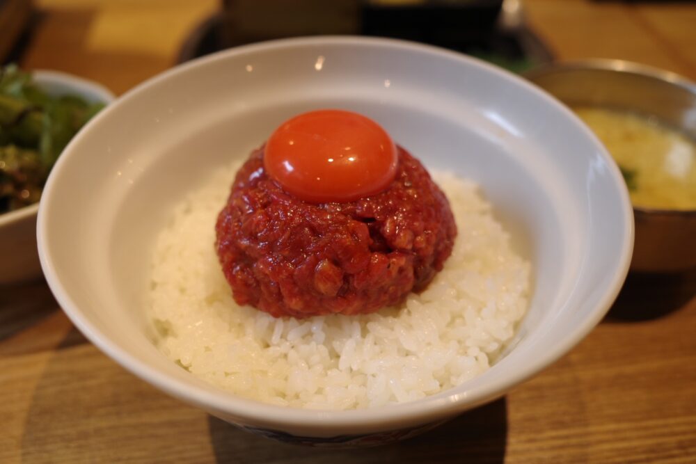 究極のユッケ丼 シングル