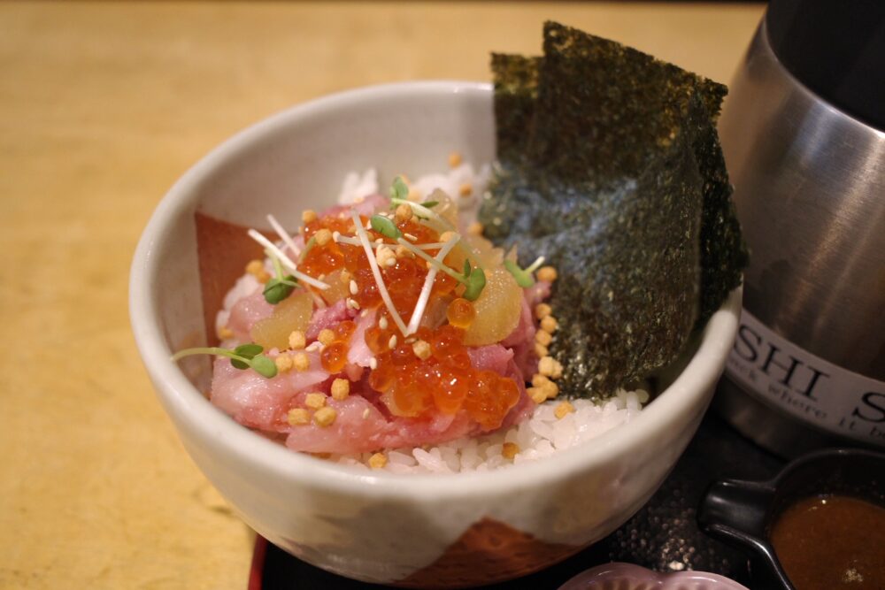 ざうおの漁師丼の盛り具合