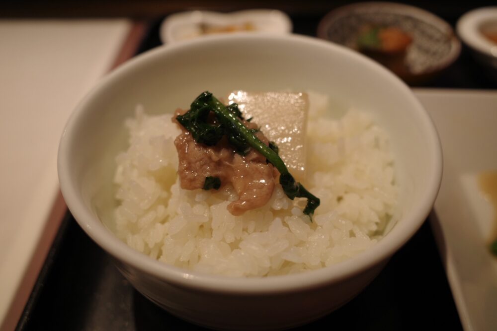 豚肉とクレソンをのせた御飯