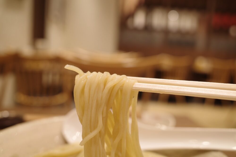 一口の麺