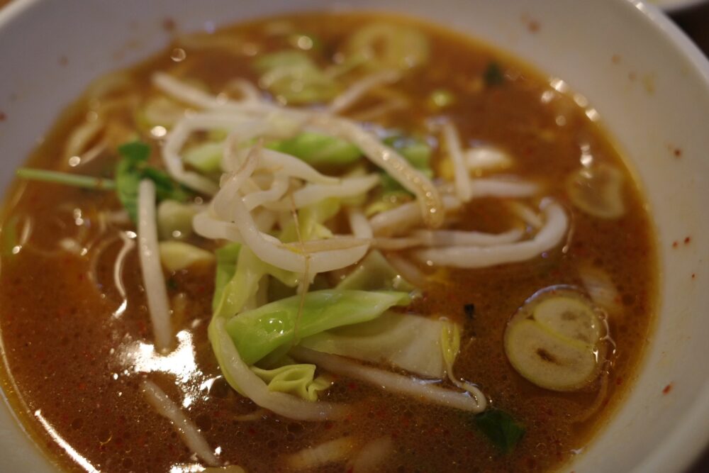 野菜をのせたつけ麺