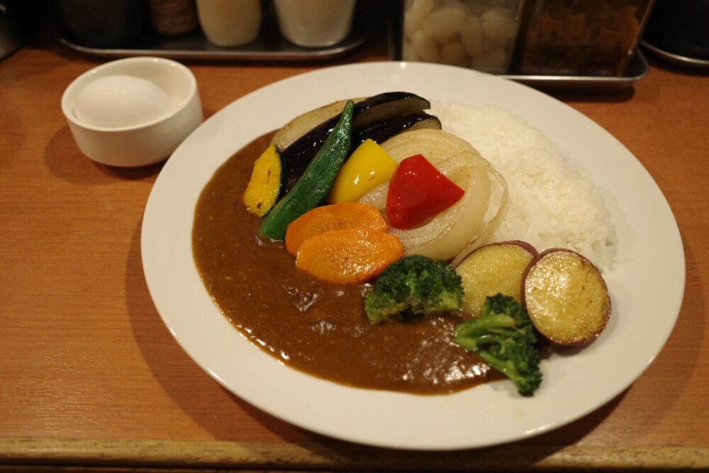 素揚げ野菜カレー＋生卵