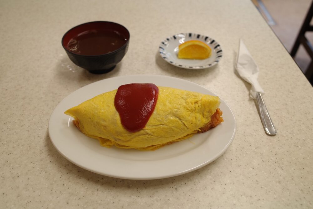 オムライスとスープ