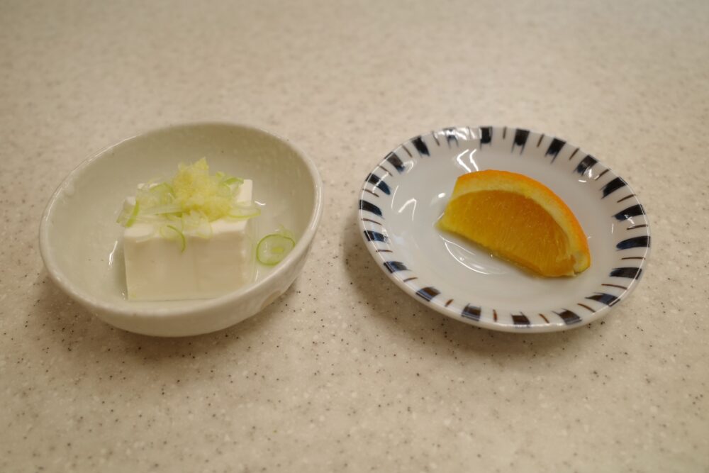 冷奴とオレンジ