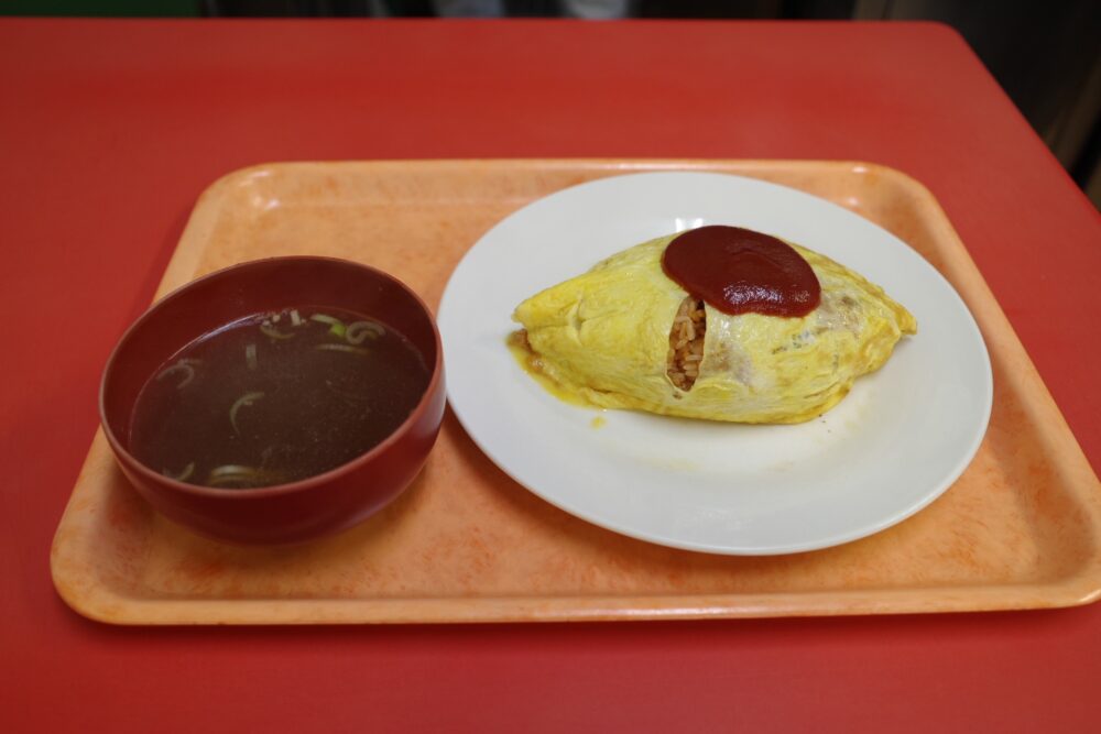 オムライスとスープ