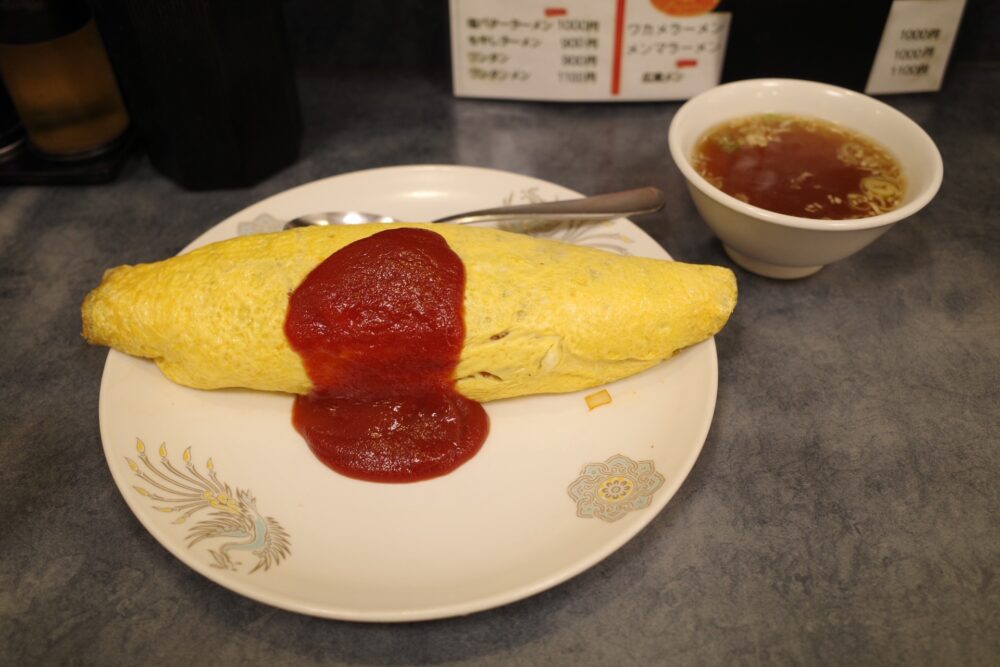 オムライスとスープ
