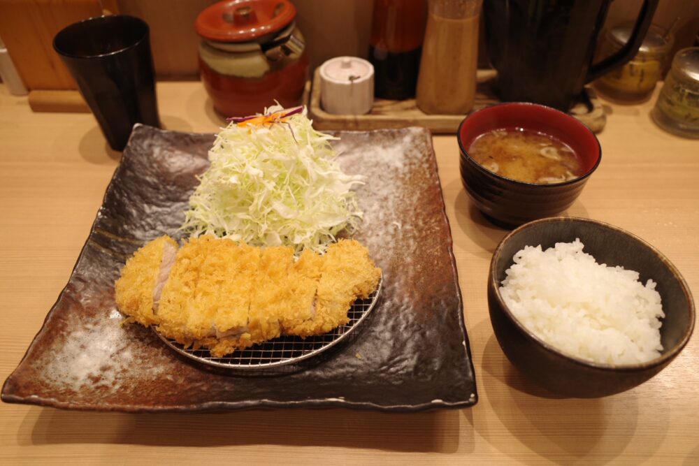 ロースかつ定食