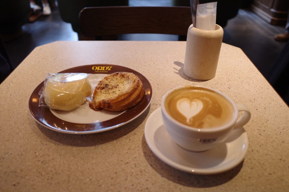 パンとカフェラテ
