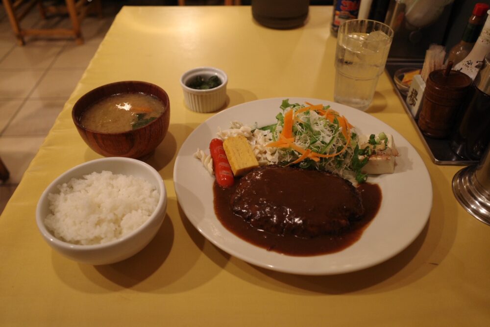 ハンバーグ定食(デミ) 200g
