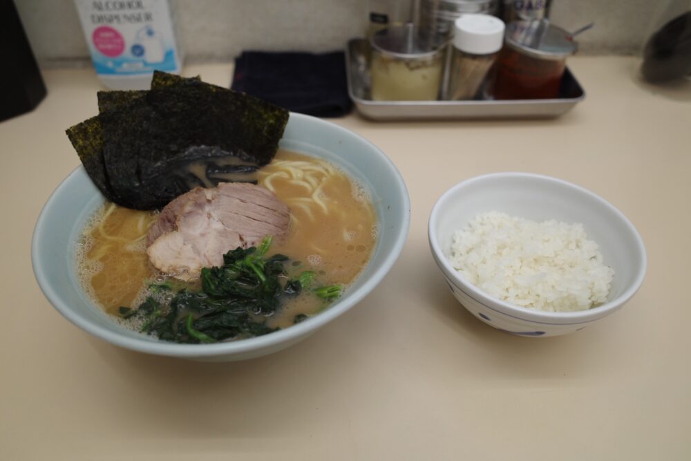 ラーメン並と小ライス