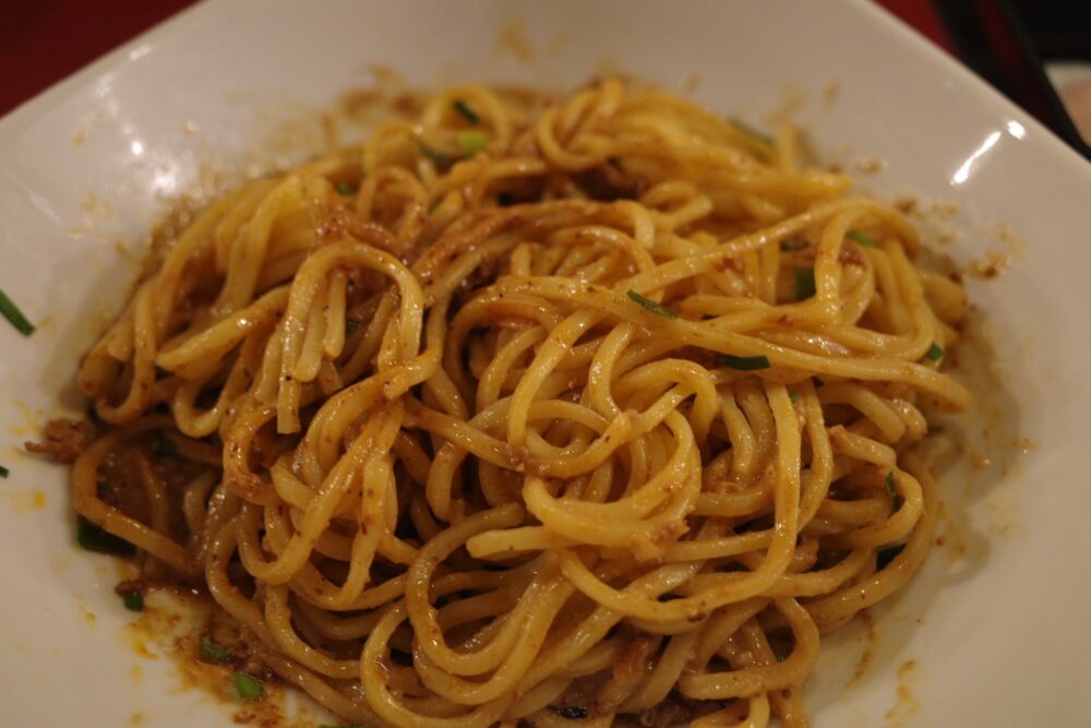 混ぜた汁なし担々麺