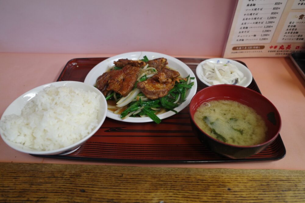 レバニラ定食