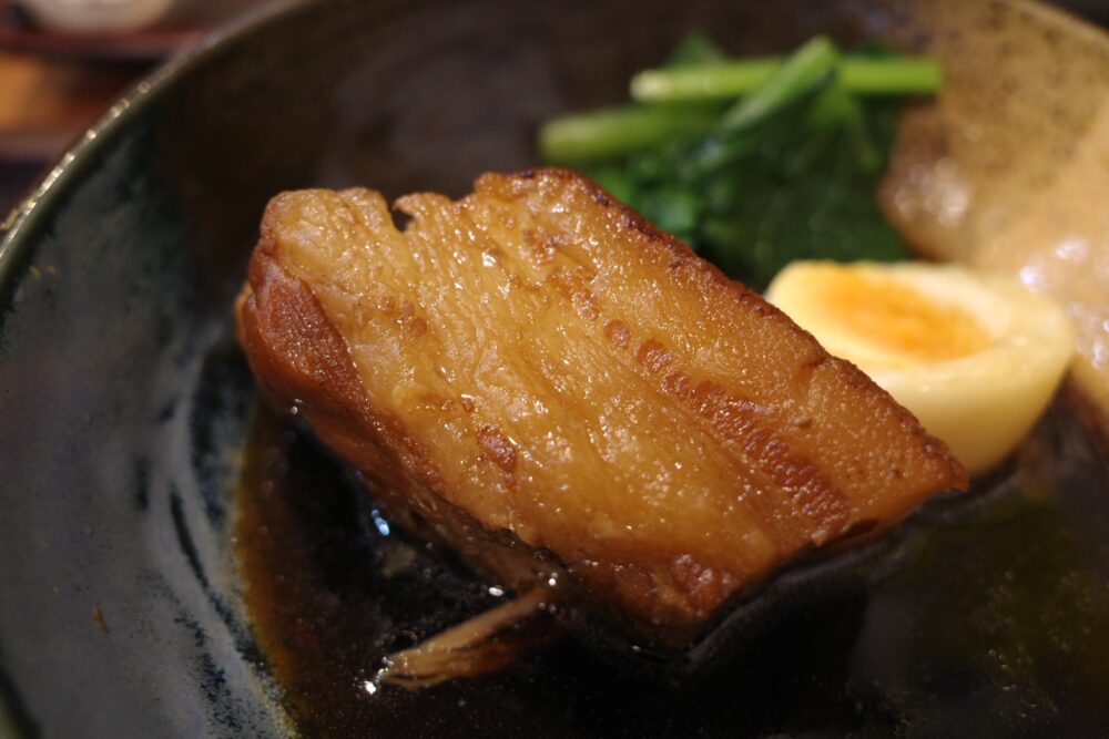 豚の角煮の一切れ