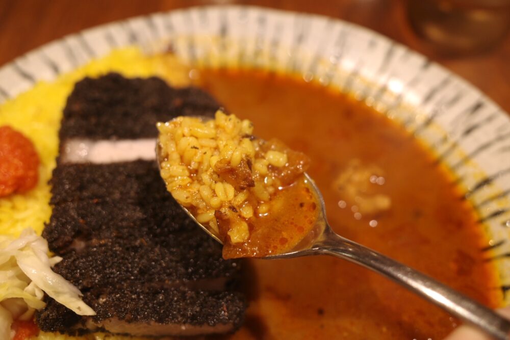 一口のマハーカツカレー