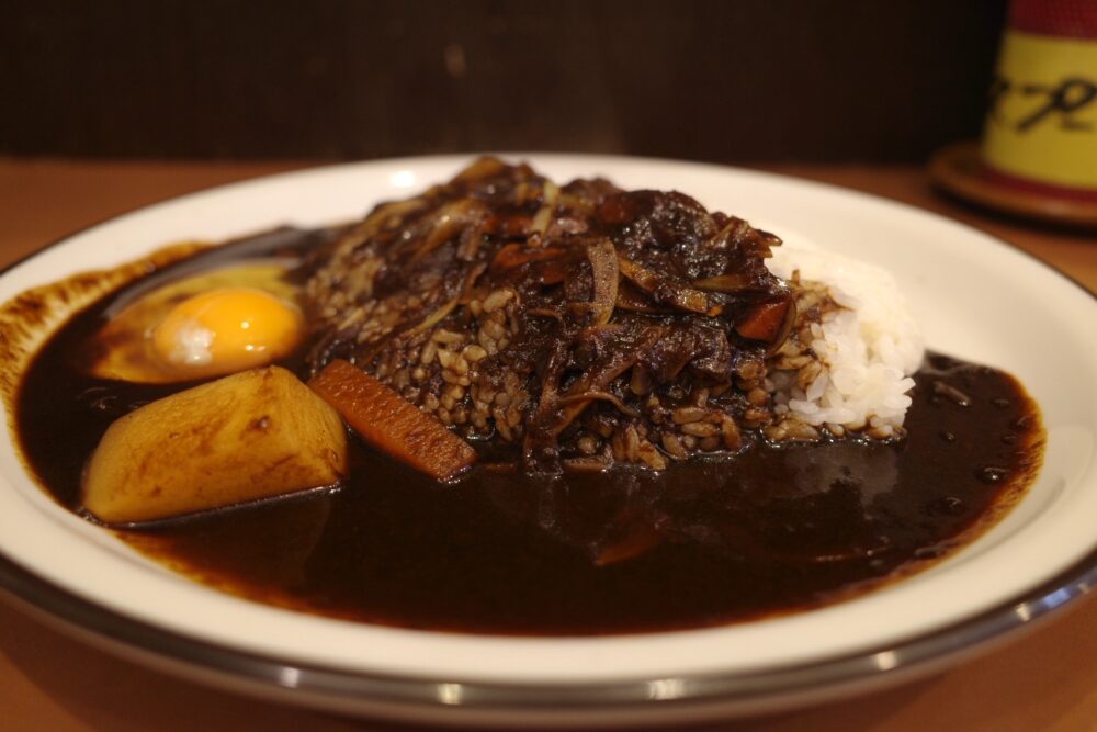 ブラックカレー野菜カレーの盛り具合