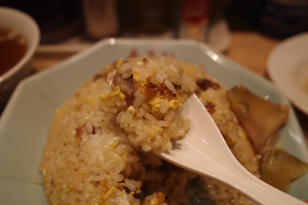 一口の炒飯