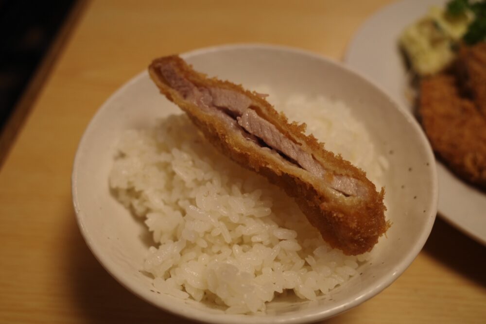 わらじとんかつの断面