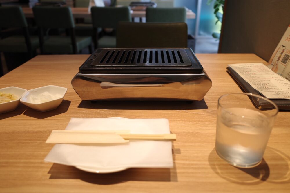 焼肉さいもんさんテーブル
