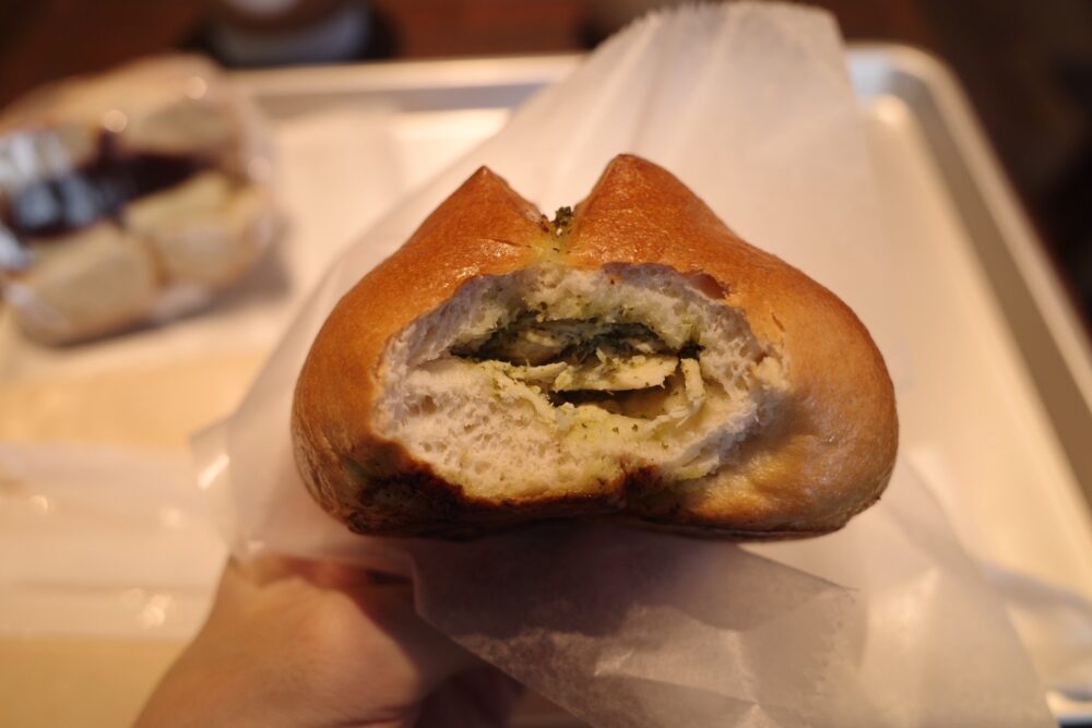 バジルチキンの断面