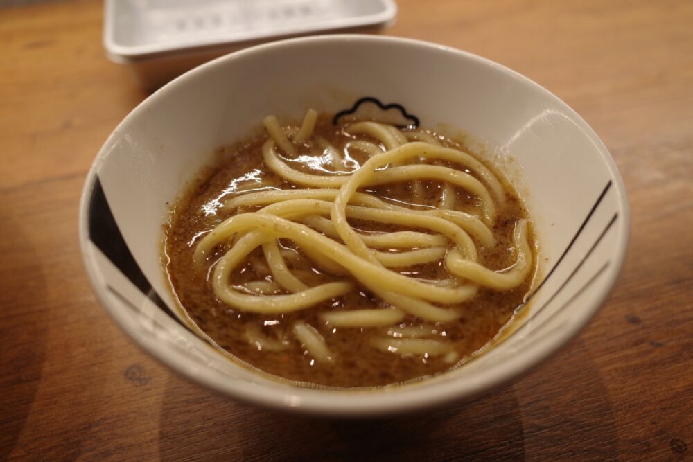 つけ汁につけた麺