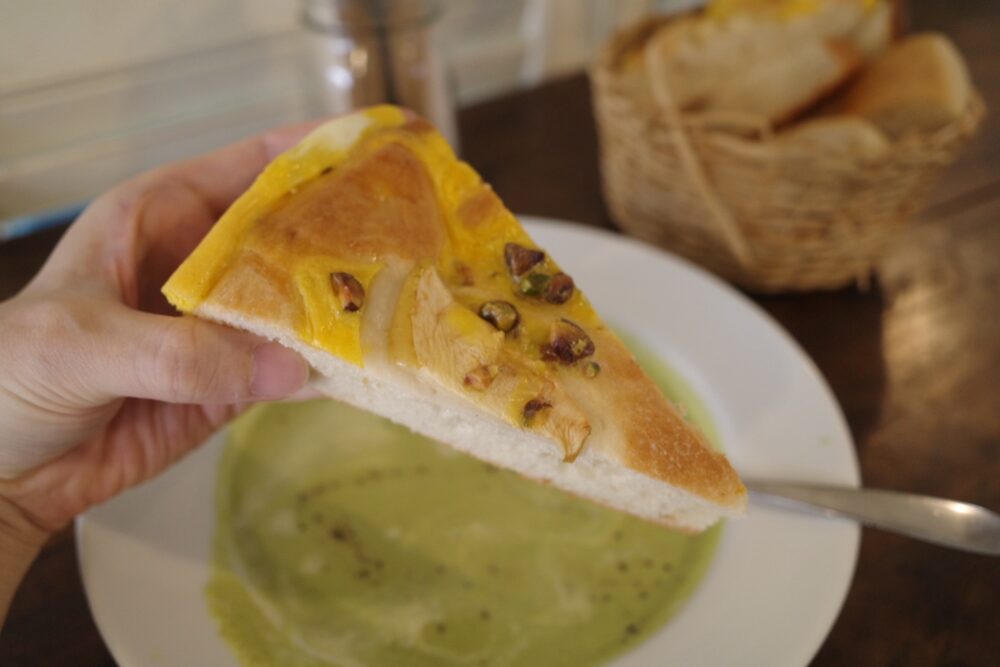 一口のパン