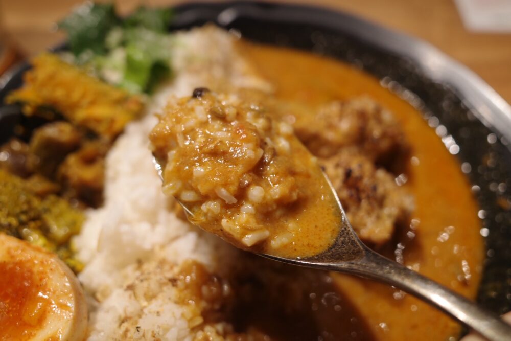 一口の橙カレー