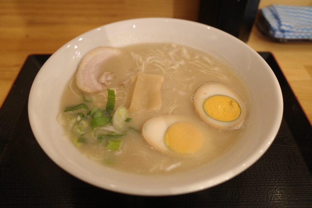 豚骨味玉ラーメン