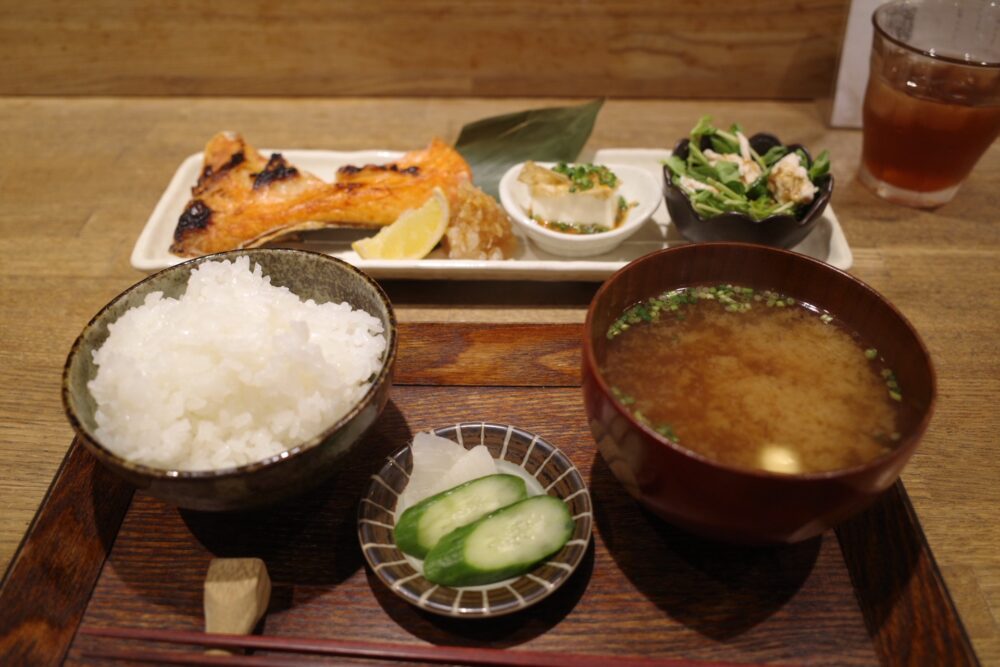 鮭ハラス炙り定食