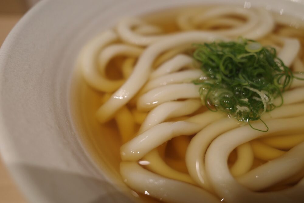 かけうどんの表面