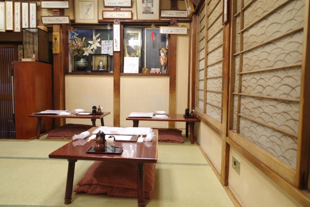 釜めし むつみさん店内
