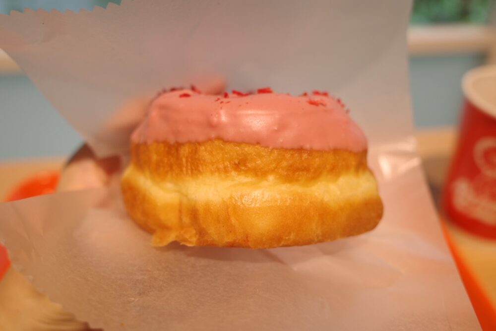 一口のストロベリーレイズド