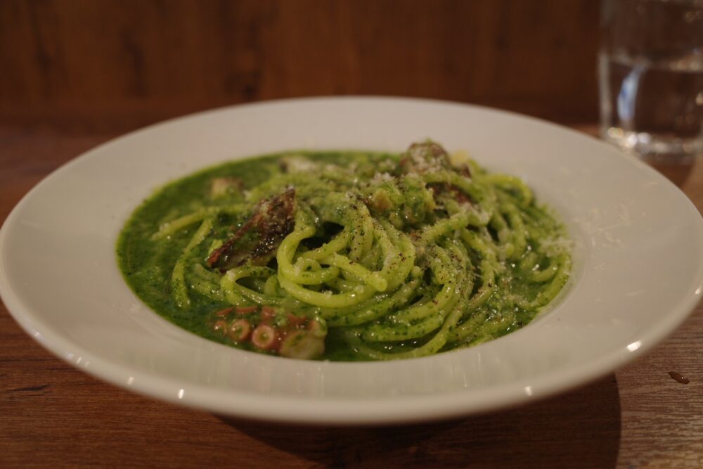 タコジェノベーゼの表面